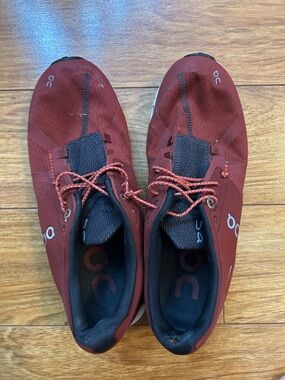 On Running Women's Brick Red Athletic Slip-On Sneakers Size 8 Well Worn